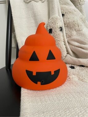 Hallmark Poop-o-Lantern Activated Pumpkin Halloween Decor